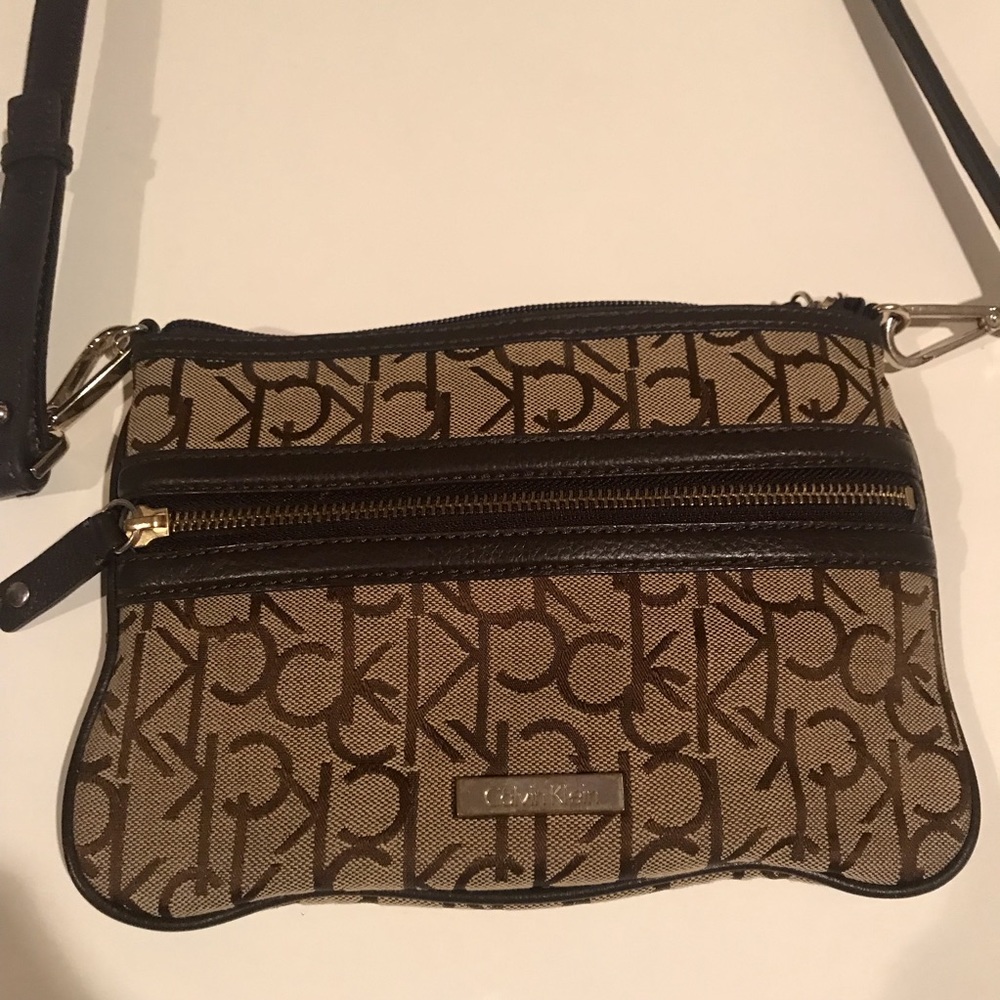 CALVIN KLEIN CROSSBODY BAG